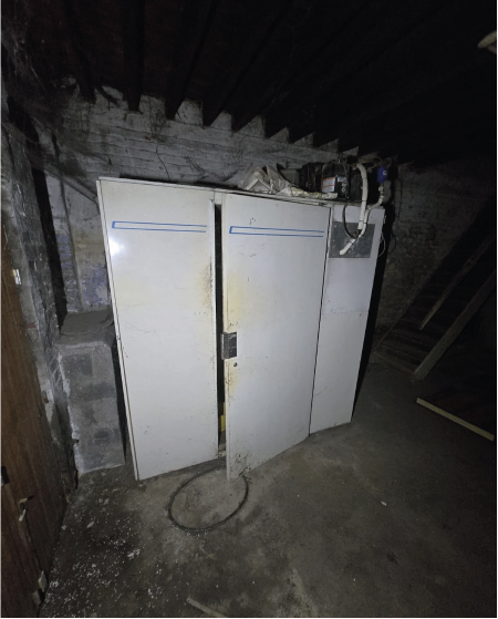 Vide-maison Roubaix ,Chambre froide à transporter dans une déchetterie spécifique lors du vide maison à Roubaix